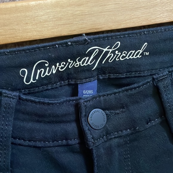 Womens universal thread black jeans, size 6/28S - Picture 3 of 3